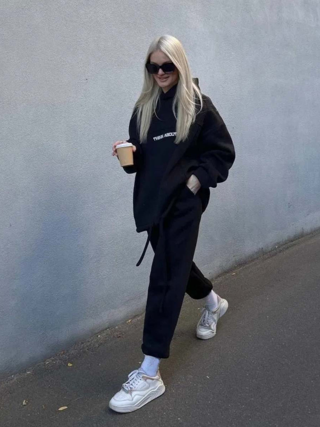Women's Hooded Sweatshirt And Sweatpants Outfits Black
